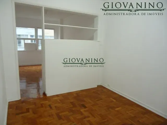Kitnet 1 quarto e 1 banheiro, à venda, no bairro Copacabana em Rio de Janeiro
