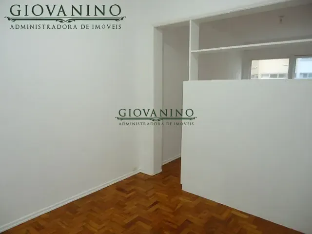Kitnet 1 quarto e 1 banheiro, à venda, no bairro Copacabana em Rio de Janeiro