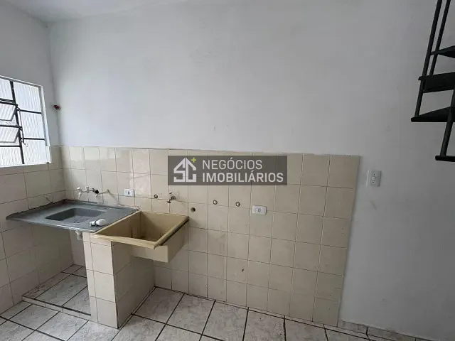 Kitnet 1 quarto e 1 banheiro, para alugar, no bairro Jardim Rubilene em São Paulo