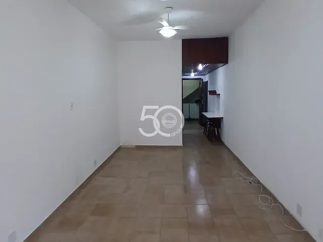 Kitnet 1 quarto e 1 banheiro, para alugar, no bairro Copacabana em Rio de Janeiro