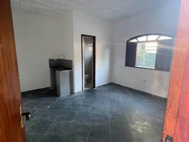 Kitnet 1 quarto e 1 banheiro, para alugar, no bairro Piratininga em Niterói