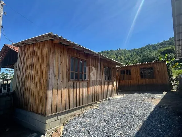 Kitnet 1 quarto e 1 banheiro, para alugar, no bairro Morretes em Tijucas