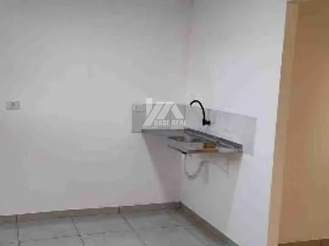 Kitnet 1 quarto e 1 banheiro, à venda, no bairro Uvaranas em Ponta Grossa