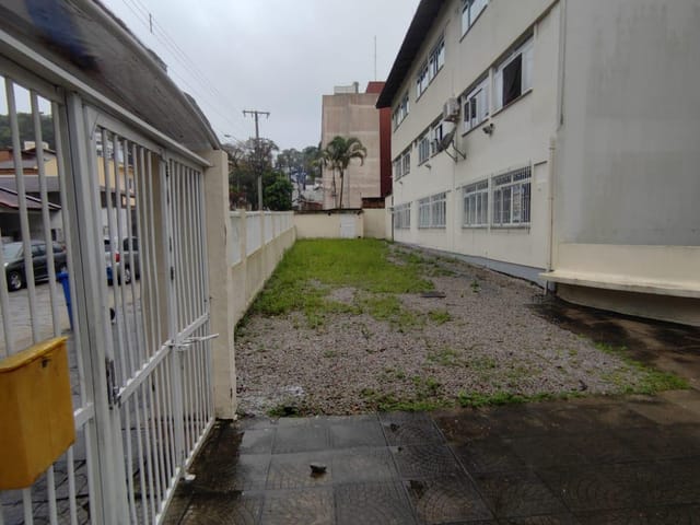 Kitnet 1 quarto e 1 banheiro, para alugar, no bairro Trindade em Florianópolis