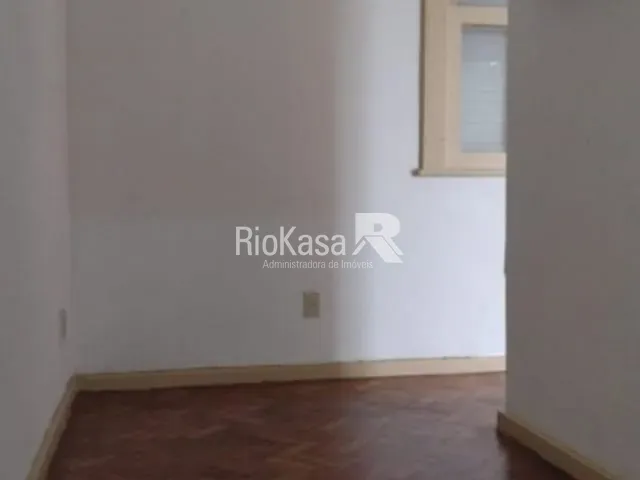 Kitnet 1 quarto e 1 banheiro, à venda, no bairro Copacabana em Rio de Janeiro