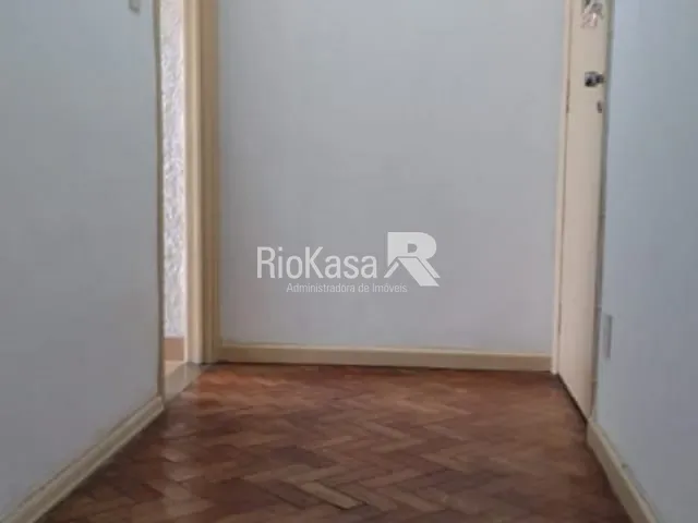 Kitnet 1 quarto e 1 banheiro, à venda, no bairro Copacabana em Rio de Janeiro