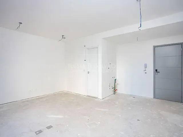 Kitnet com 33m² 1 quarto e 1 banheiro, à venda, no bairro Cristo Rei em Curitiba