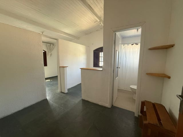 Kitnet 1 quarto e 1 banheiro, para alugar, no bairro Piratininga em Niterói