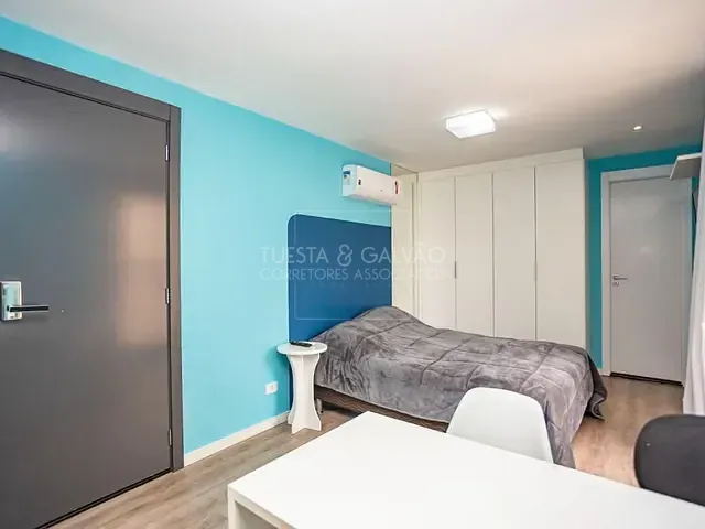 Kitnet com 25m² 1 quarto e 1 banheiro, à venda, no bairro Centro em Curitiba