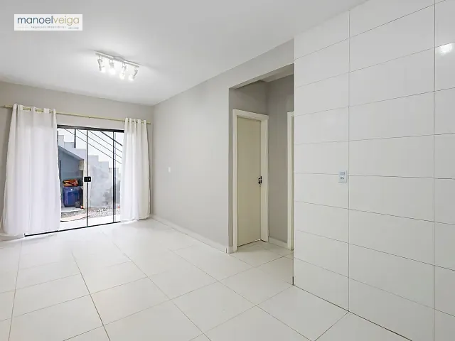 Kitnet 2 quartos e 1 banheiro, para alugar, no bairro Capão Raso em Curitiba