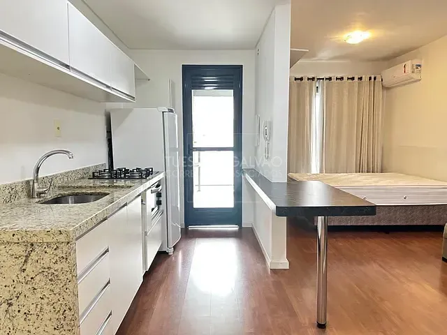 Kitnet com 48m² 1 quarto e 1 banheiro, à venda, no bairro Bigorrilho em Curitiba
