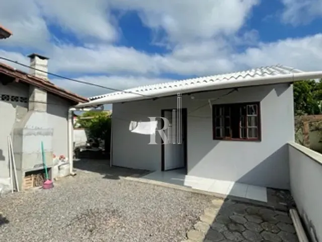 Kitnet 2 quartos e 1 banheiro, para alugar, no bairro XV de Novembro em Tijucas