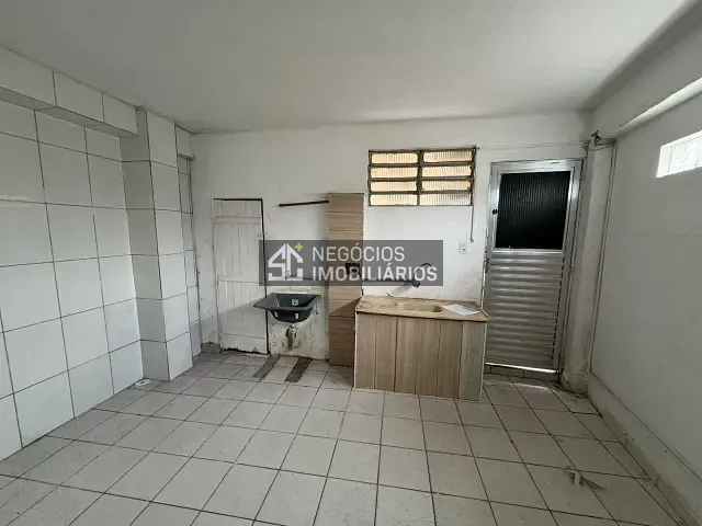 Kitnet 1 quarto e 1 banheiro, para alugar, no bairro Vila Caraguatá em São Paulo