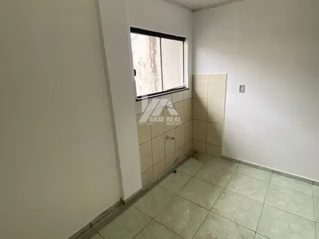 Kitnet 1 quarto e 1 banheiro, para alugar, no bairro Trianon em Guarapuava