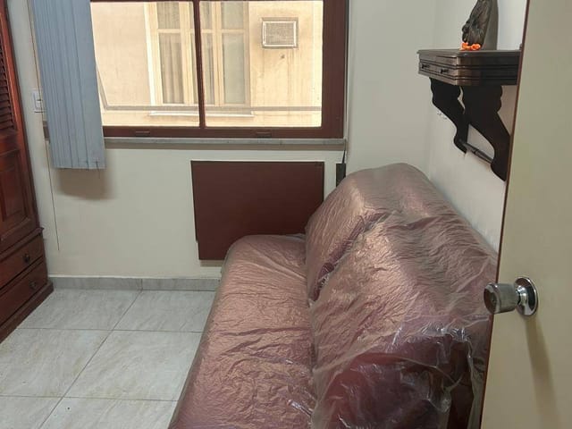 Foto do Apartamento - CENTRO ( PRÉDIO MISTO) SALA E QUARTO SEPARADOS ,COZ. BANHEIRO | Rio Lar Imóveis