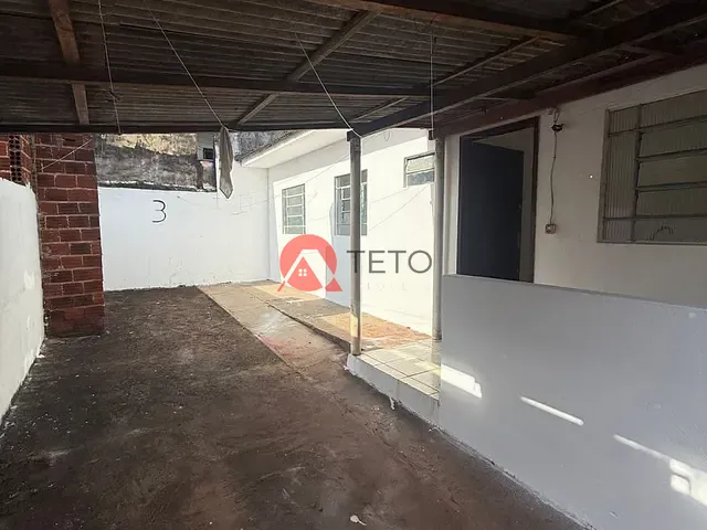 Kitnet 1 quarto e 1 banheiro, para alugar, no bairro Zona 06 em Maringá