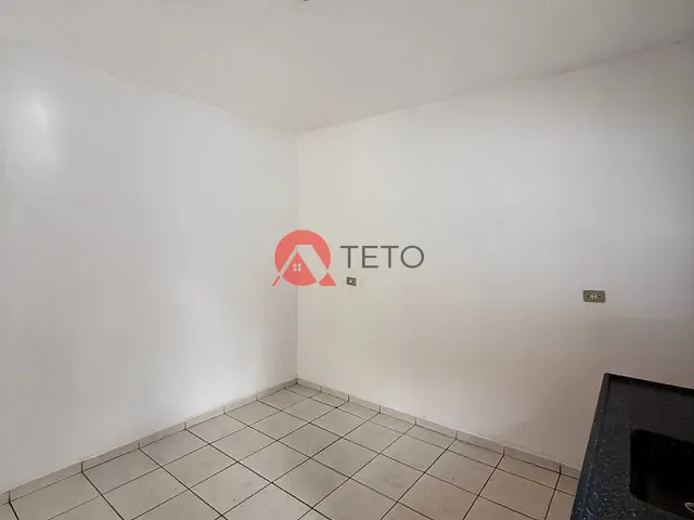 Kitnet 1 quarto e 1 banheiro, para alugar, no bairro Zona 06 em Maringá