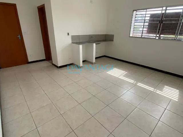 Kitnet com 20m² 1 quarto e 1 banheiro, para alugar, no bairro Vila Romana em São Paulo