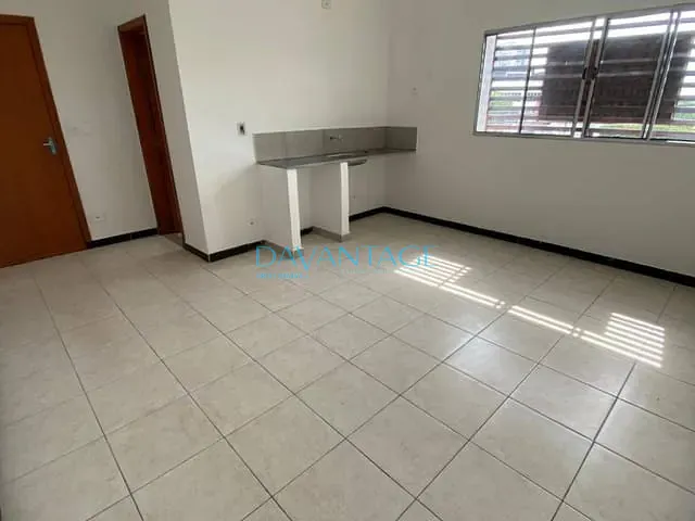 Kitnet com 20m² 1 quarto e 1 banheiro, para alugar, no bairro Vila Romana em São Paulo