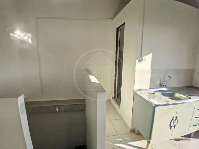 Kitnet com 250m² 1 quarto e 1 banheiro, para alugar, no bairro Vila Santa Maria em São Paulo