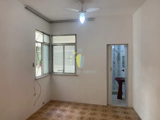 Kitnet com 26m² 1 quarto e 1 banheiro, à venda, no bairro Botafogo em Rio de Janeiro