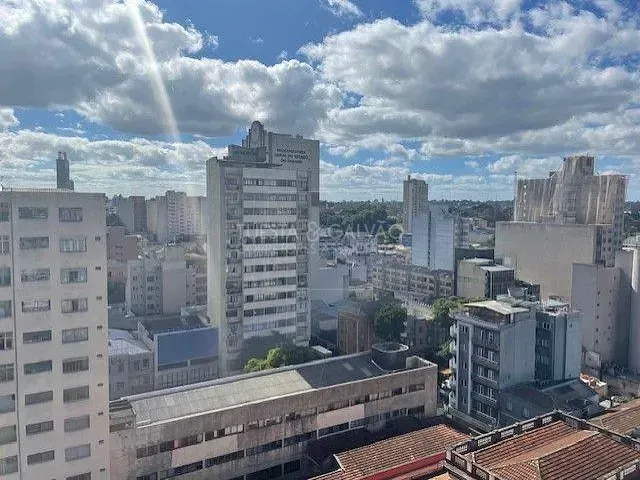 Kitnet com 27m² 1 quarto e 1 banheiro, à venda, no bairro Centro em Curitiba