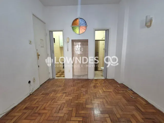 Kitnet 1 quarto e 1 banheiro, à venda, no bairro Copacabana em Rio de Janeiro