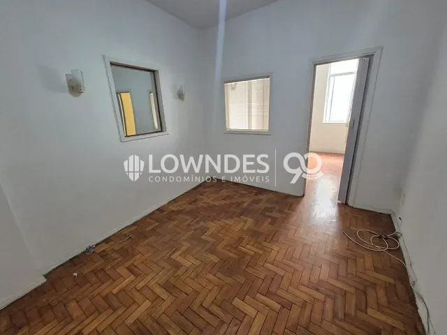 Kitnet 1 quarto e 1 banheiro, à venda, no bairro Copacabana em Rio de Janeiro