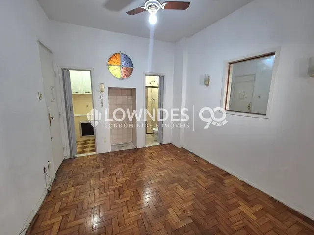 Kitnet 1 quarto e 1 banheiro, à venda, no bairro Copacabana em Rio de Janeiro