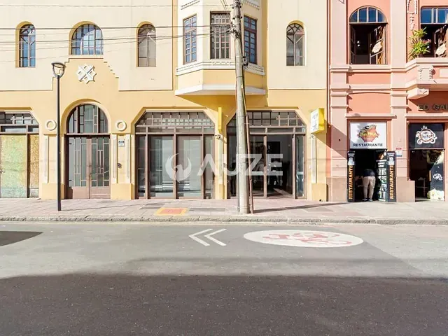 Kitnet com 17m² 1 quarto e 1 banheiro, para alugar, no bairro Centro em Curitiba