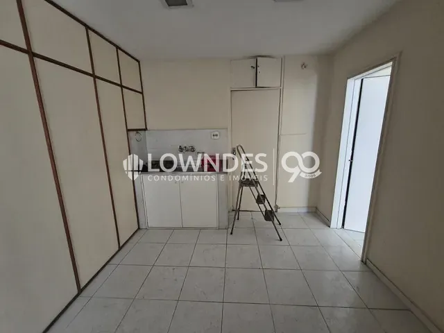 Kitnet 1 quarto e 1 banheiro, à venda, no bairro Copacabana em Rio de Janeiro