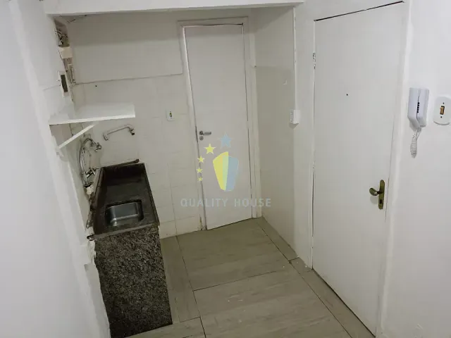 Kitnet com 20m² 1 quarto e 1 banheiro, para alugar, no bairro Leblon em Rio de Janeiro