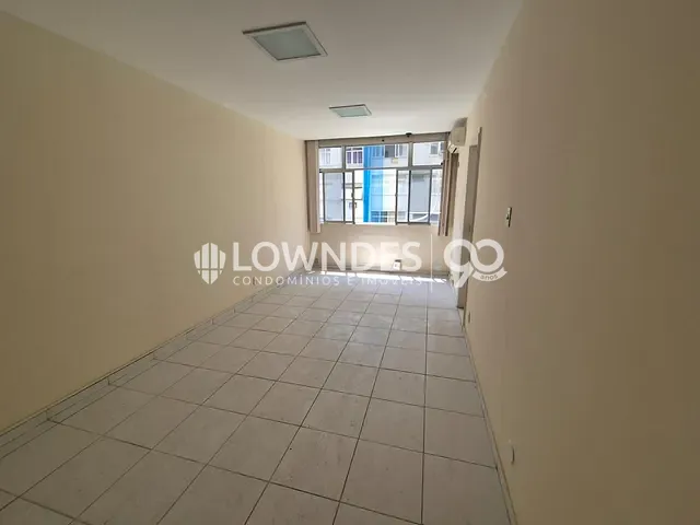 Kitnet 1 quarto e 1 banheiro, à venda, no bairro Copacabana em Rio de Janeiro