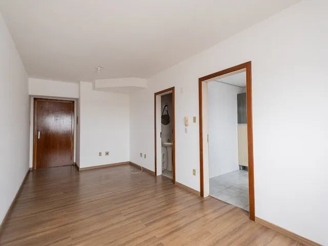 Kitnet com 30m² 1 quarto e 1 banheiro, para alugar, no bairro Centro em Pelotas