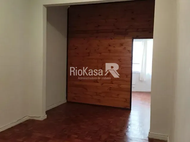 Kitnet 1 quarto e 1 banheiro, para alugar, no bairro Copacabana em Rio de Janeiro