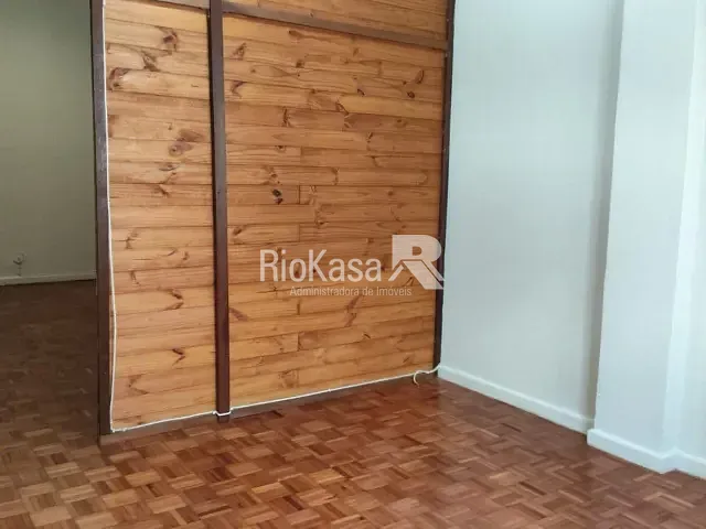Kitnet 1 quarto e 1 banheiro, para alugar, no bairro Copacabana em Rio de Janeiro