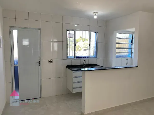 Kitnet 1 quarto e 1 banheiro, para alugar, no bairro Jardim São Luís em São Paulo