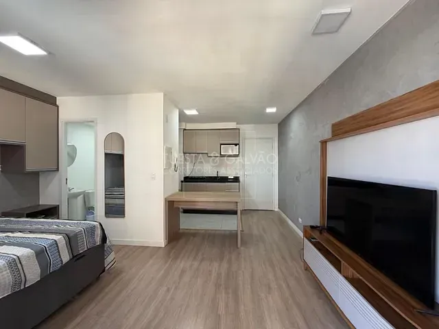 Kitnet com 28m², para alugar, no bairro Capão Raso em Curitiba