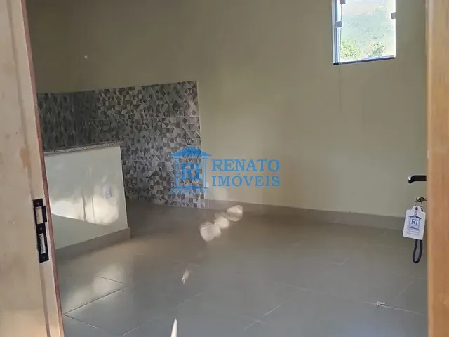 Kitnet 1 quarto e 1 banheiro, à venda, no bairro Vale da Figueira (Ponta Negra) em Maricá