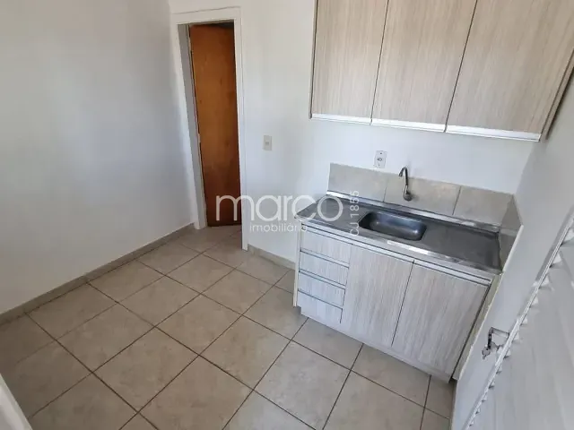 Kitnet para alugar, no bairro Jardim Goiás em Goiânia