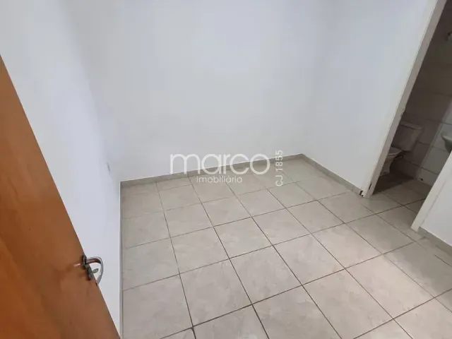 Kitnet para alugar, no bairro Jardim Goiás em Goiânia