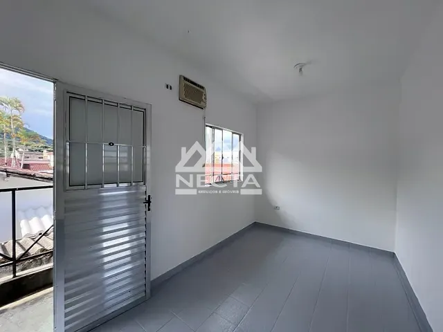 Kitnet com 25m² 1 quarto e 1 banheiro, à venda, no bairro Centro em Caraguatatuba