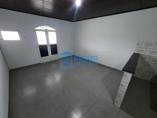 Kitnet 1 quarto e 1 banheiro, para alugar, no bairro Centro em Maricá