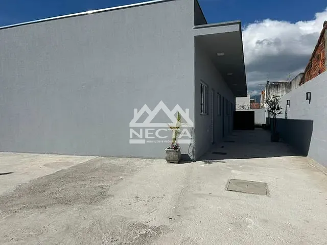 Kitnet com 30m² 1 quarto e 1 banheiro, para alugar, no bairro Pontal de Santa Marina em Caraguatatuba