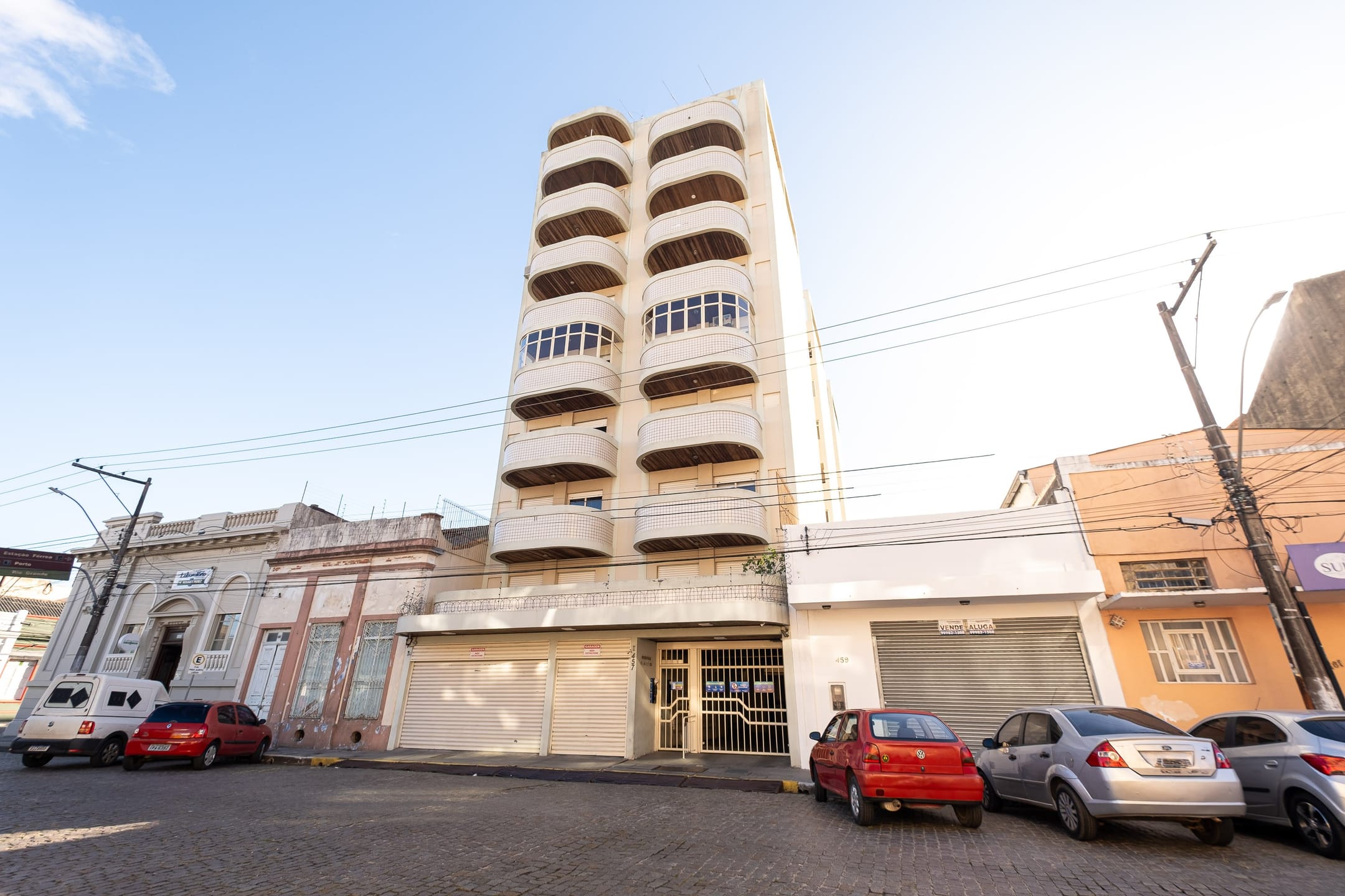 Kitnet Mobiliada no Centro de Pelotas/RS para Locação – Conforto e Funcionalidade em Localização Privilegiada