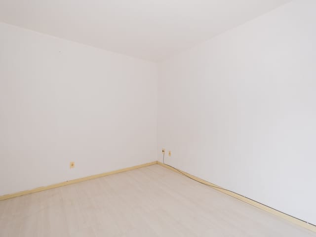 Kitnet 1 quarto e 1 banheiro, para alugar, no bairro Centro em Pelotas