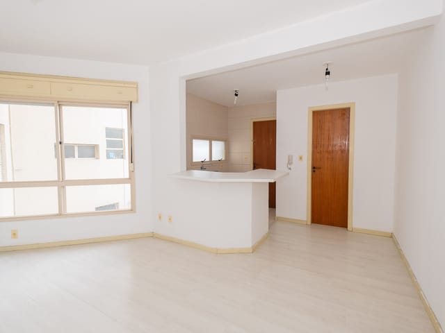 Kitnet 1 quarto e 1 banheiro, para alugar, no bairro Centro em Pelotas