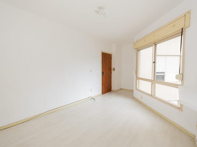 Kitnet 1 quarto e 1 banheiro, para alugar, no bairro Centro em Pelotas