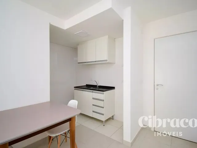 Kitnet 1 quarto e 1 banheiro, à venda, no bairro Centro em Curitiba