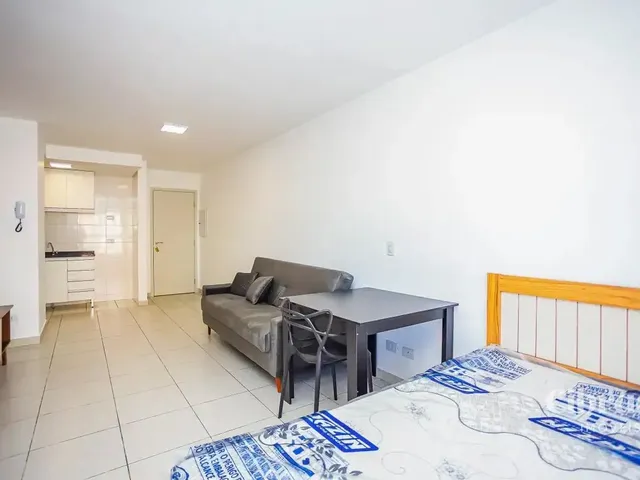 Kitnet 1 quarto e 1 banheiro, à venda, no bairro Centro em Curitiba
